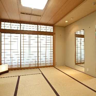 岩崎台倶楽部グラスグラス 和室の控室もあり、お着付けなどの心配もありません。