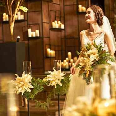 ザ ストリングス表参道 100個のキャンドルに包まれた幻想的なチャペル