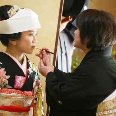 THE 祝言~中村公園記念館~ 紅差しの儀 母親からお最後の嫁支度として行われる