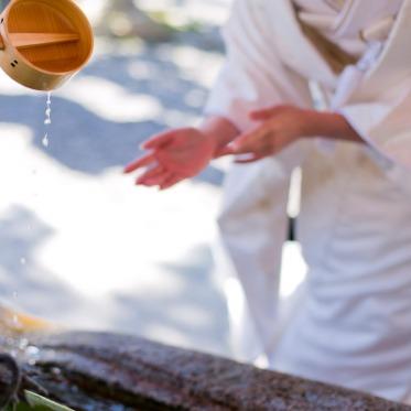 THE 祝言~中村公園記念館~ 鳥居をくぐると秀吉の瓢箪の馬印にちなんだ手水舎