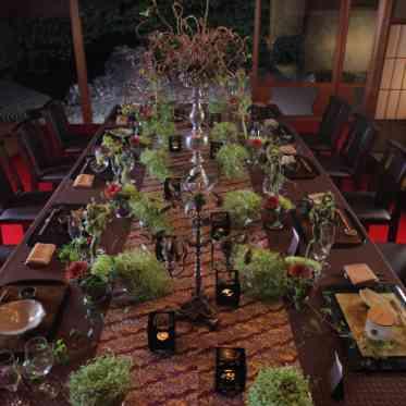 THE 祝言~中村公園記念館~ 重要文化財の建物での披露宴コーディネートを提案。
お二人らしさもプラスして。