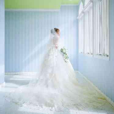 ウエディングファンタジア メイクルーム前もフォトスポットとして人気♪