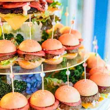 ウエディングファンタジア ハンバーガータワーは見た目も可愛くゲストからも大好評!