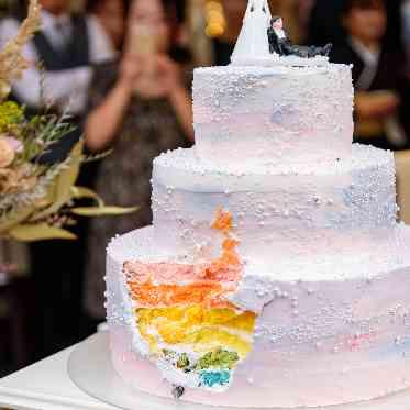 ウエディングファンタジア ふたりらしいウェディングケーキ、完全オリジナルケーキもOK!