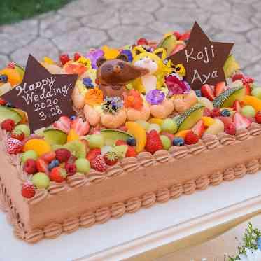 ウエディングファンタジア ふたりらしいウェディングケーキ、完全オリジナルケーキもOK!