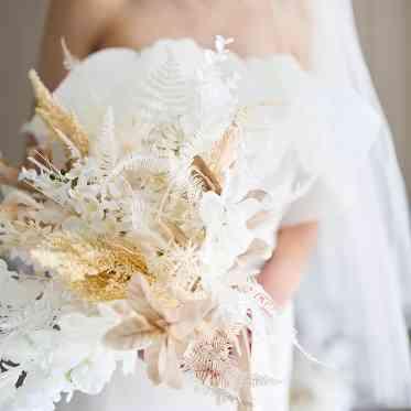 ATOLL TERRASSE 鴨川(アトール テラス カモガワ)●BRASSグループ コーディネートに合わせてブーケやドレスもアレンジを楽しんで