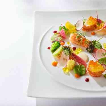 素材、鮮度、見た目にもこだわっりぬいた料理で最高のひとときを