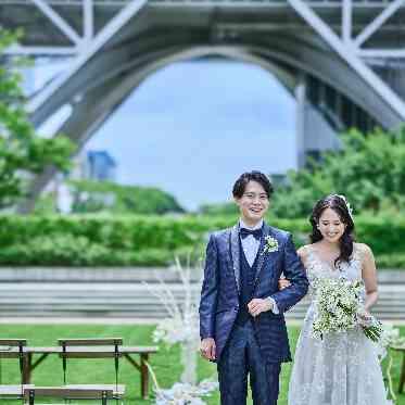 THE TOWER HOTEL NAGOYA(ザタワーホテルナゴヤ) テレビ塔をバックに絆を誓い合う瞬間は、まるで海外ウェディングのよう。