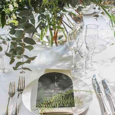 THE TOWER HOTEL NAGOYA(ザタワーホテルナゴヤ) 専属のフラワーコーディネーターがお二人の想いを洗練された空間へと創り上げる。