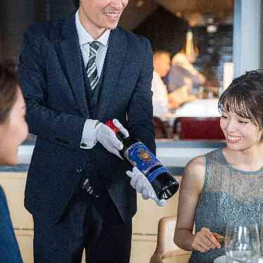 THE TOWER HOTEL NAGOYA(ザタワーホテルナゴヤ) 料理だけでなくソムリエが提供するドリンクも結婚式のおもてなしの一つに。