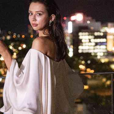 パーティ後は親しい仲間を招いたナイトパーティ。