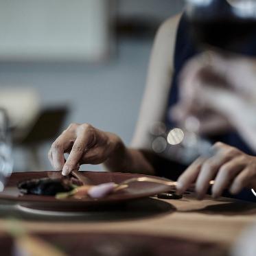 THE TOWER HOTEL NAGOYA(ザタワーホテルナゴヤ) 結婚式後もいつでも帰ってこれる場所。レストランで記念日のお祝いを。