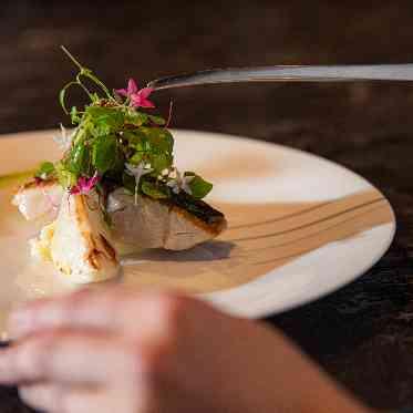 THE TOWER HOTEL NAGOYA(ザタワーホテルナゴヤ) オープンキッチンから奏でる音と香りは期待と楽しみがつまった素敵な演出のひとつに