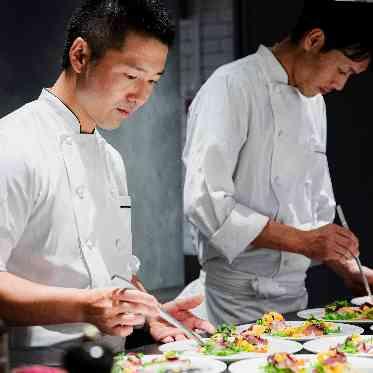 THE TOWER HOTEL NAGOYA(ザタワーホテルナゴヤ) オープンキッチンから届けられる出来立ての料理