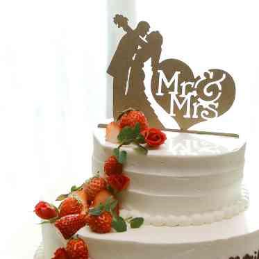 THE TOWER HOTEL NAGOYA(ザタワーホテルナゴヤ) お洒落なケーキトッパーで大人ウェディングを演出