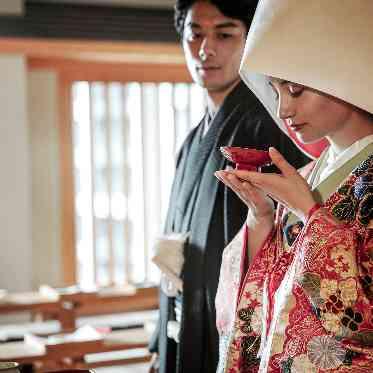 ホテルモントレ  ラ･スール大阪 大阪城ゆかりの豊國神社により、巫女の舞など雅やかな伝統美を受け継ぐ婚儀