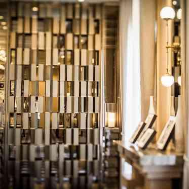 ホテルモントレ ラ・スール大阪 ゴールド×ブルーの高級感ある空間