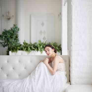 ホテルモントレ ラ・スール大阪 ホワイト基調のラウンジ