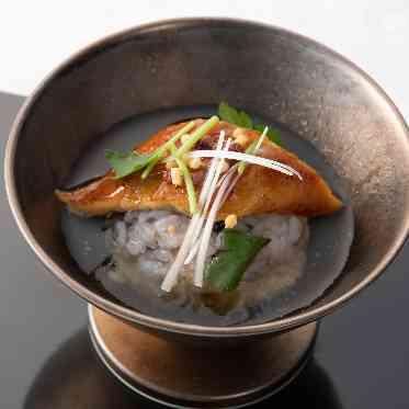 ホテルモントレ ラ・スール大阪 お料理の締めに人気の穴子茶漬け