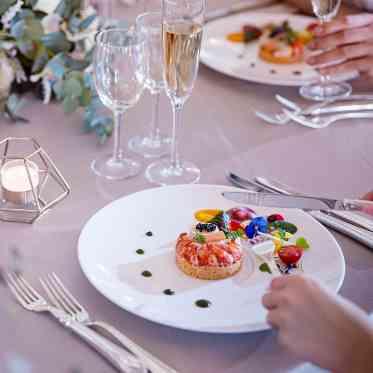 ホテルモントレ京都 備え付けの専属キッチンから振舞われる熱々のお料理