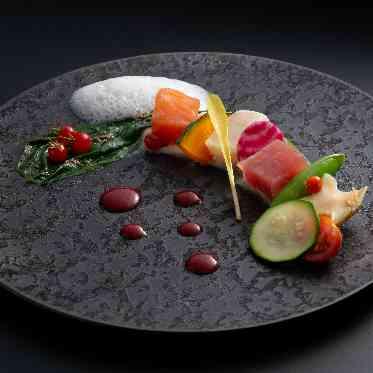 ホテルモントレ京都 シェフオリジナルの技法でマリネされた海の恵みを…