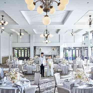 マリエルコートインターパーク 写真映えも◎おふたりのカラーに染めやすいシンプルナチュラル空間