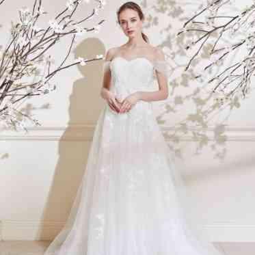 マリエルコートインターパーク トレンドドレスも豊富