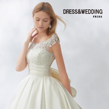 POPCORN KOBE (ポップコーン神戸) 専属ドレスコーディネーターが案内