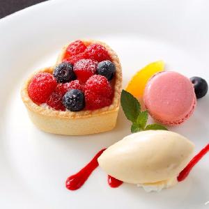 ハートのタルト 季節のフルーツとバニラのアイスクリーム