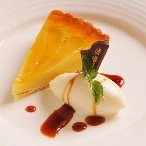 ベルヴィ武蔵野 洋ナシのタルト バニラアイス添え