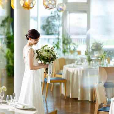 OCEAN PLACE 全面に窓が広がるからこそ自然光をたっぷりと取り入れられる