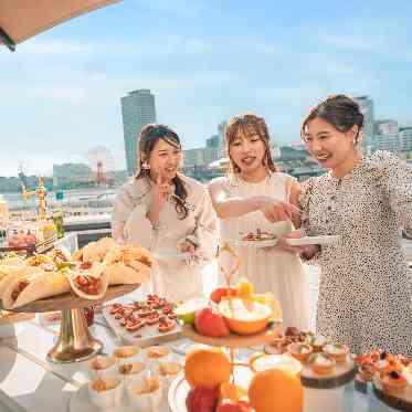 OCEAN PLACE キッチンから運ばれる作り立ての料理で、幅広いゲストに満足してもらえる