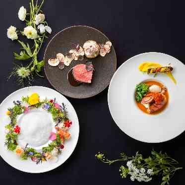 OCEAN PLACE 華やかなお料理と景色をゆっくり楽しんで。