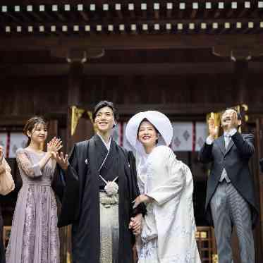 名古屋観光ホテル 挙式後は、折り鶴シャワーや写真撮影で余韻に浸ることが可能