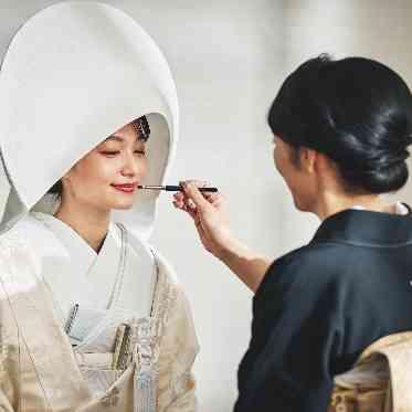 名古屋観光ホテル 支度の仕上げはお母さまに