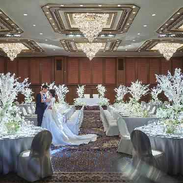 名古屋観光ホテル コーディネートは定番の白グリーンから個性的なものまで…どんな色も華やかに!