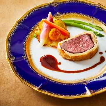 名古屋観光ホテル 国産牛フィレ肉のパイ包み焼き ソース・マデール