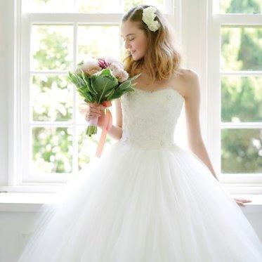 名古屋観光ホテル フェリーチェ松枝
ウエディングドレス