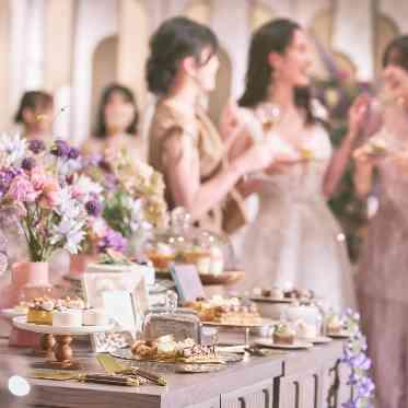 ベルヴィ大宮サンパレス/GLANZ デザート片手にゲストとの会話が弾む