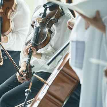 HILLTOP THE SQUARE(ヒルトップザスクエア) 聖歌隊や奏者による生演奏の挙式スタイルでさらに印象的な結婚式に。