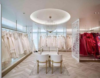 ヒルトップザスクエア ドレス・衣装の写真2