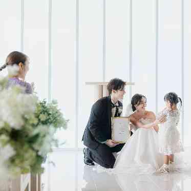 The Opera(オペラ) リングガールやフラワーボーイなどゲストを交えた和やかな演出も人前式の魅力。