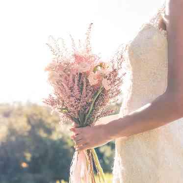 The Opera(オペラ) お気に入りがたくさんある方は前撮りと挙式、それぞれのドレスで