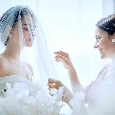 ラグナスイート新横浜 ホテル&ウエディング 親御様から最後のお仕度となるベールダウン