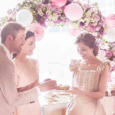 ラグナスイート新横浜 ホテル&ウエディング フェミニンカラーに彩られた空間は花嫁心をくすぐる可愛らしい空間