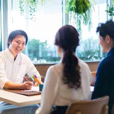 ラグナスイート新横浜 ホテル&ウエディング おふたりの出身地やゲストの顔ぶれに合わせてオリジナルメニューの考案もできる