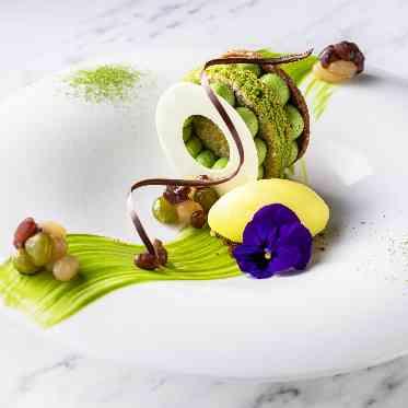 ラグナスイート新横浜 ホテル&ウエディング 抹茶クリームの深いコクが⼝いっぱいに広がる⾃信作