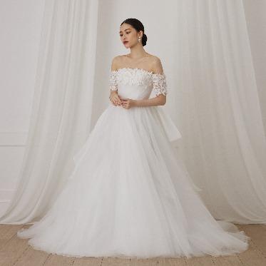 ラグナスイート新横浜 ホテル&ウエディング 専属ドレスショップ【PRIMACARA】