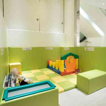 アニヴェルセル 表参道 ロビーにはキッズスペースをご用意