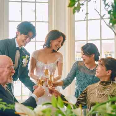 星ヶ丘迎賓館 アートグレイスクラブ ゲストと距離もほどよくアットホームなお時間をお過ごし頂けます